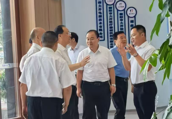 大井集团向毛伟明省长汇报科技创新成果——省市领导高度肯定，勉励企业再攀高峰